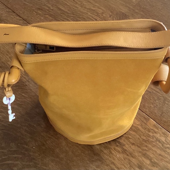 Fossil Gold Suede Bucket Bag - Great for Fall! - Picture 2 of 6